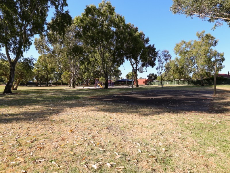 22 Essington Street, Huntingdale WA 6110