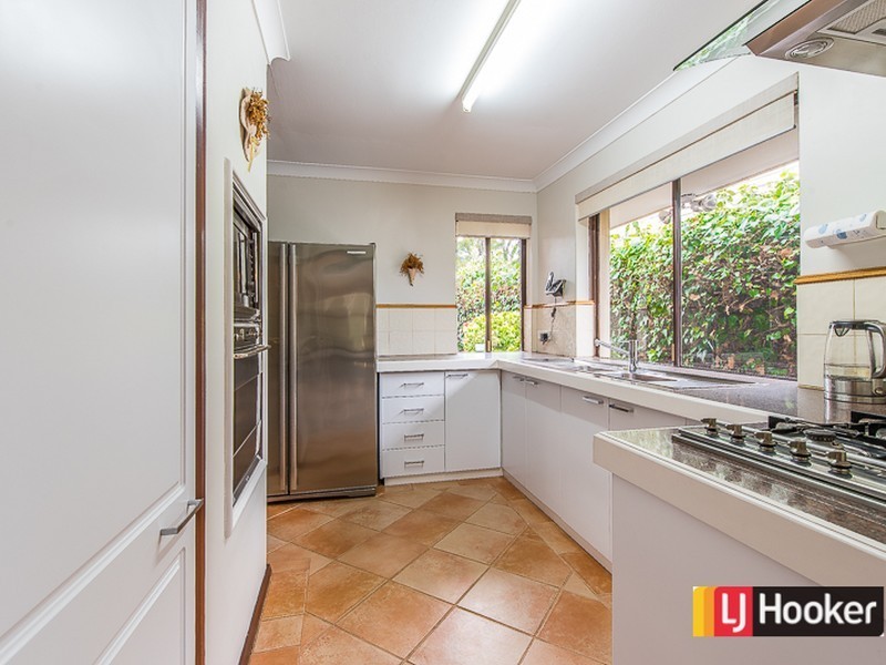 51 Parkside Drive, Thornlie WA 6108