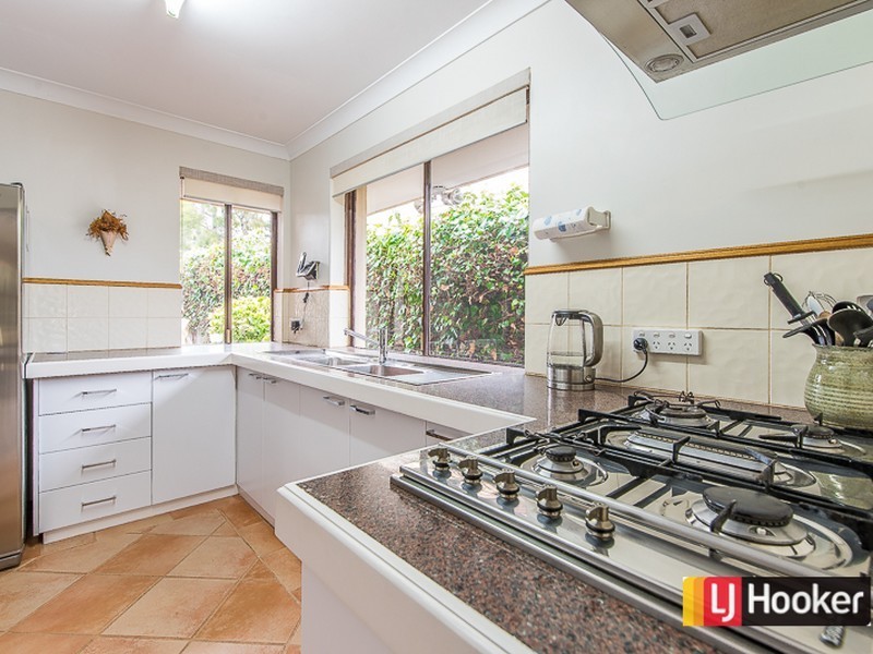 51 Parkside Drive, Thornlie WA 6108