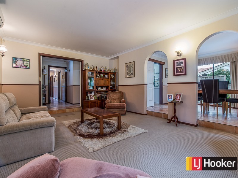 51 Parkside Drive, Thornlie WA 6108