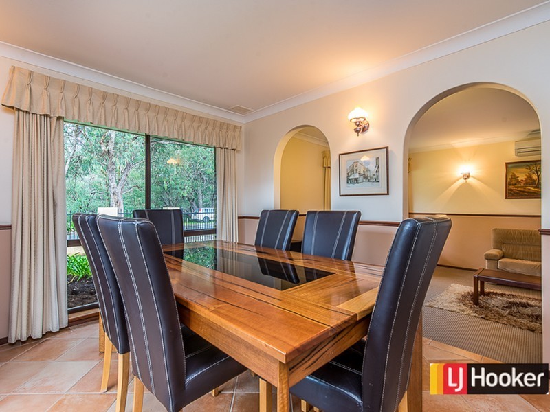 51 Parkside Drive, Thornlie WA 6108