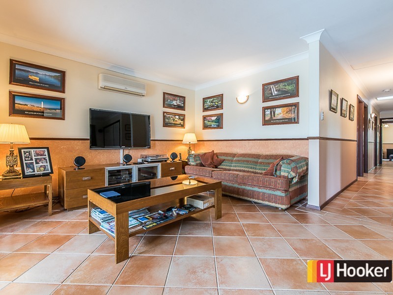 51 Parkside Drive, Thornlie WA 6108