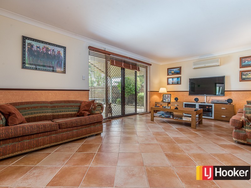 51 Parkside Drive, Thornlie WA 6108