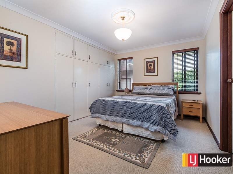 51 Parkside Drive, Thornlie WA 6108