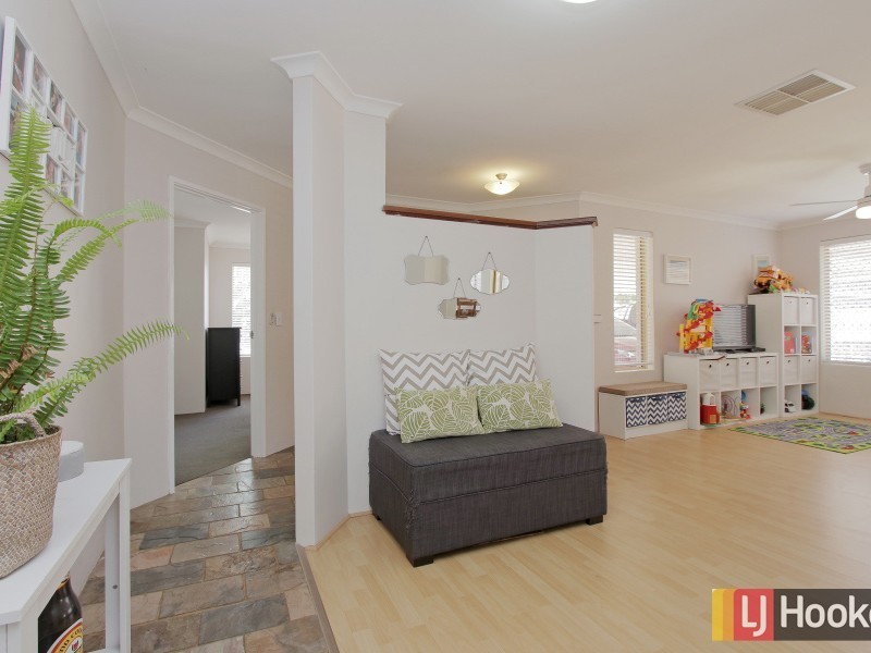 5 Lydiard Retreat, Canning Vale WA 6155