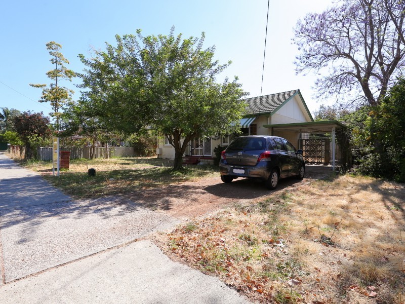 13 Melvin Avenue, Thornlie WA 6108