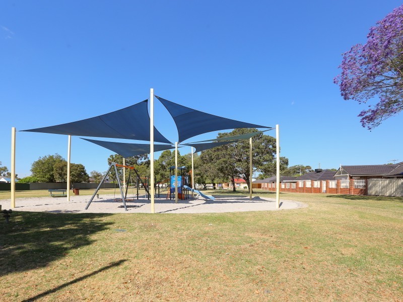 13 Melvin Avenue, Thornlie WA 6108