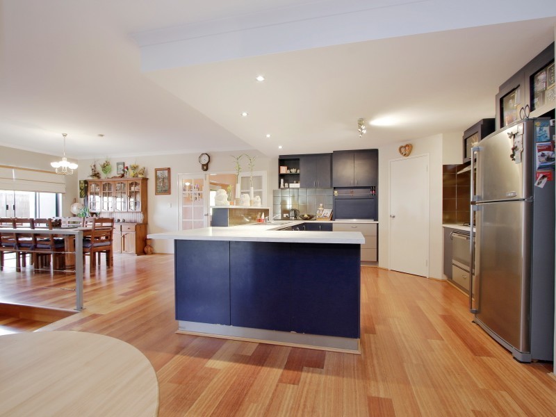 6 Deflexa Road, Canning Vale WA 6155