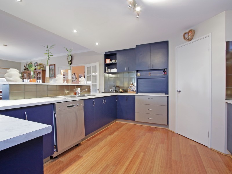 6 Deflexa Road, Canning Vale WA 6155