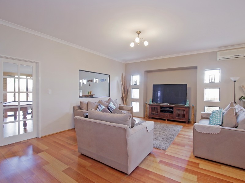 6 Deflexa Road, Canning Vale WA 6155