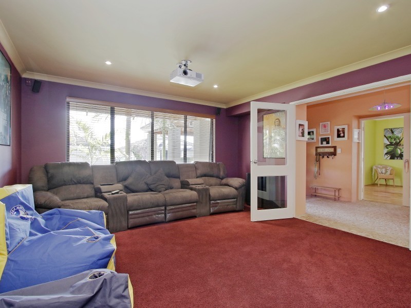 6 Deflexa Road, Canning Vale WA 6155