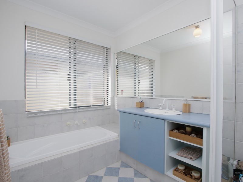 6 Deflexa Road, Canning Vale WA 6155