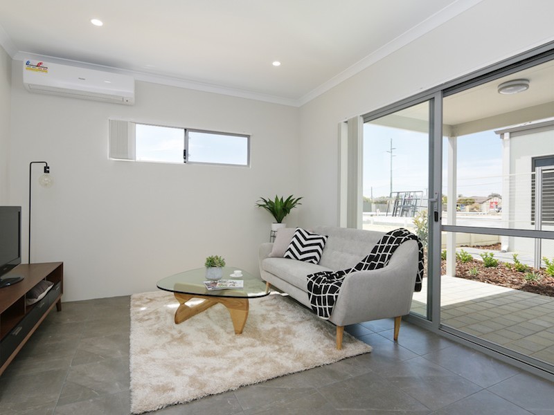 38 Prince Street (cnr Centre Street), Queens Park WA 6107