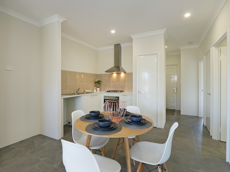 38 Prince Street (cnr Centre Street), Queens Park WA 6107