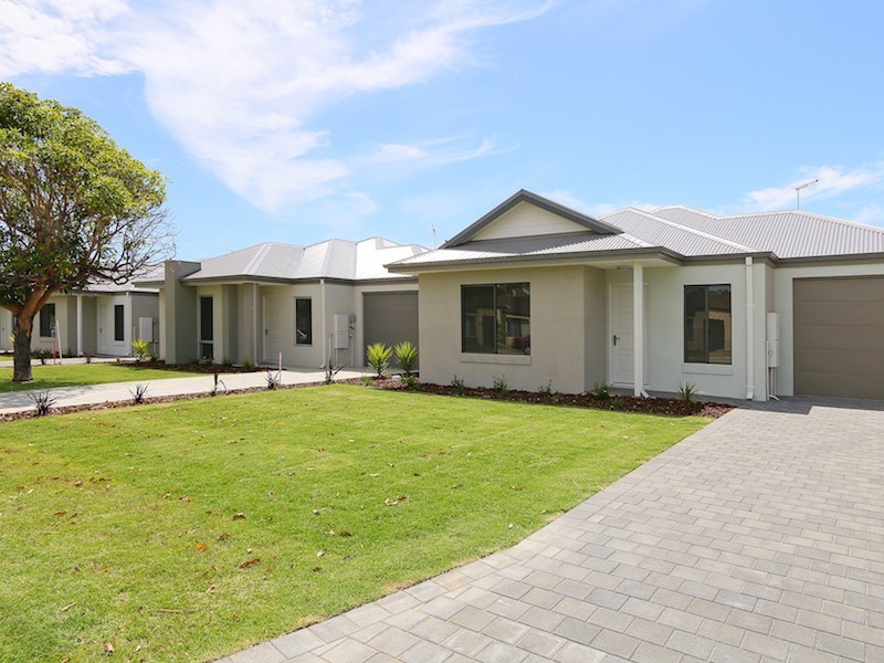 38 Prince Street (cnr Centre Street), Queens Park WA 6107