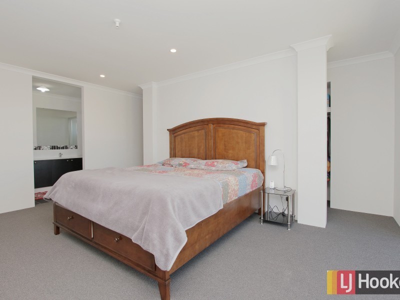 9 Freesia Street, Piara Waters WA 6112