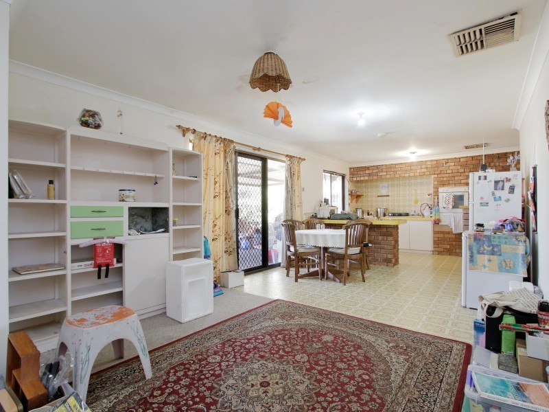 27 Greenough Way, Gosnells WA 6110