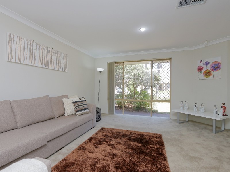 11 Challenger Drive, Thornlie WA 6108