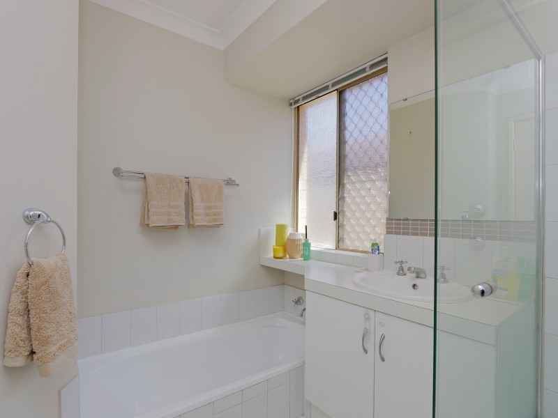 11 Challenger Drive, Thornlie WA 6108