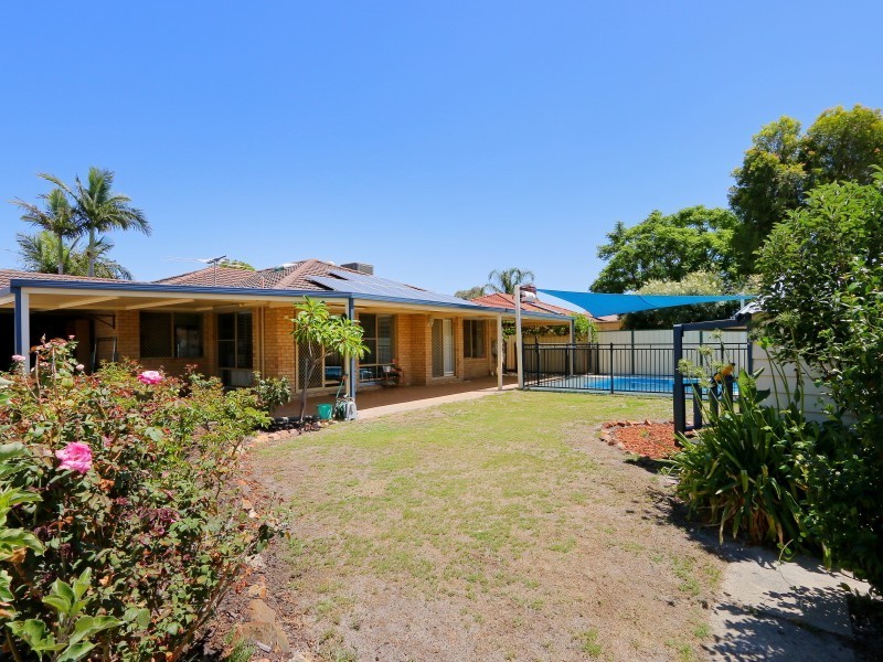 11 Challenger Drive, Thornlie WA 6108