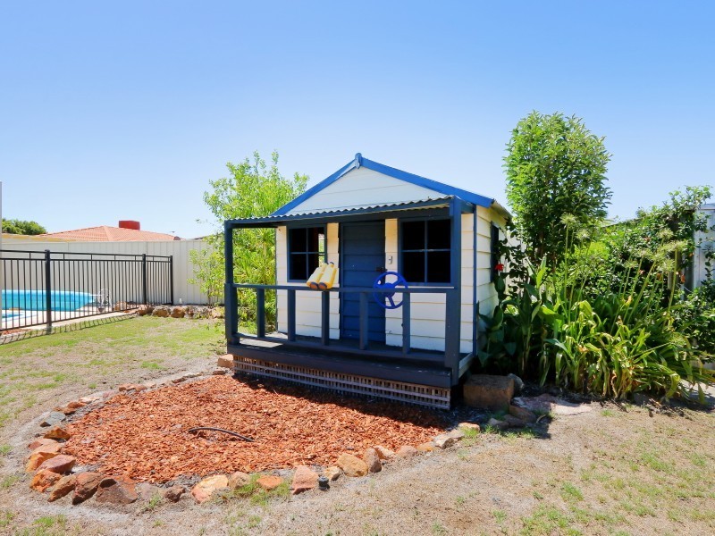 11 Challenger Drive, Thornlie WA 6108