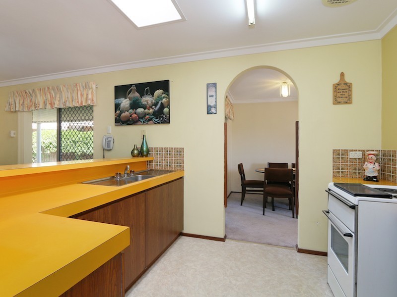 25 Rushbrook Way, Thornlie WA 6108