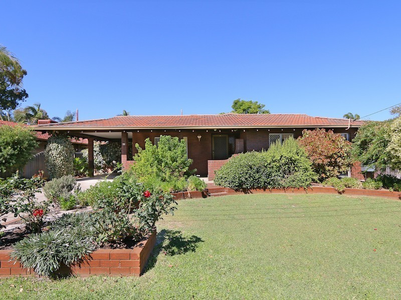 25 Rushbrook Way, Thornlie WA 6108