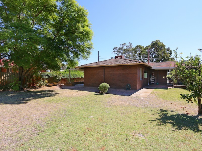 25 Rushbrook Way, Thornlie WA 6108