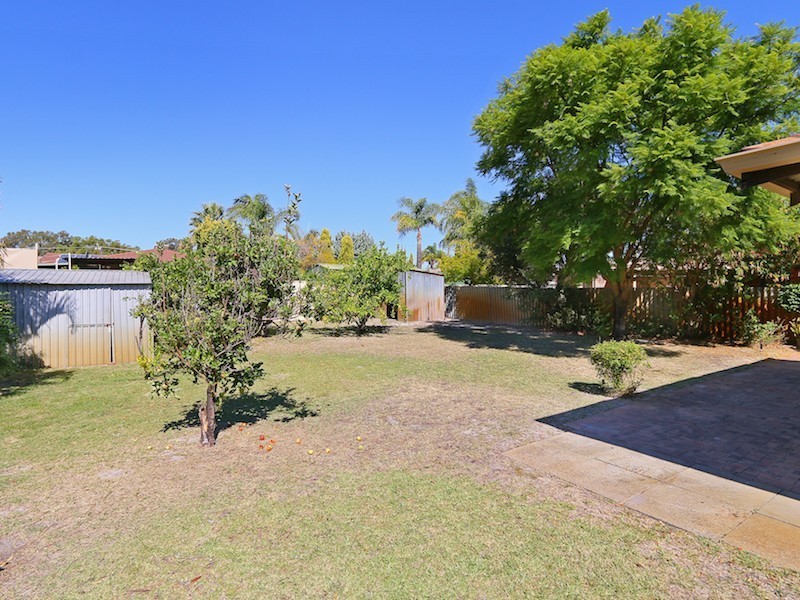 25 Rushbrook Way, Thornlie WA 6108