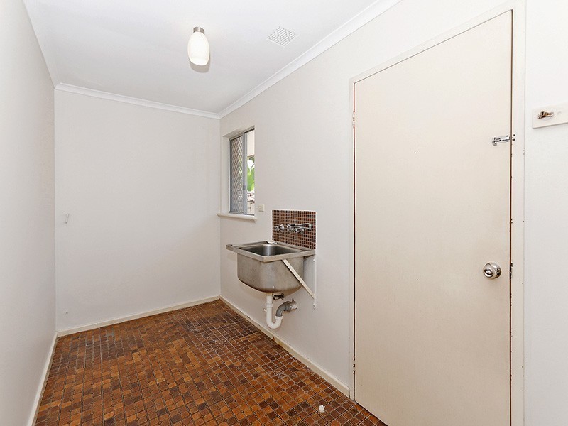 36 Regency Drive, Thornlie WA 6108