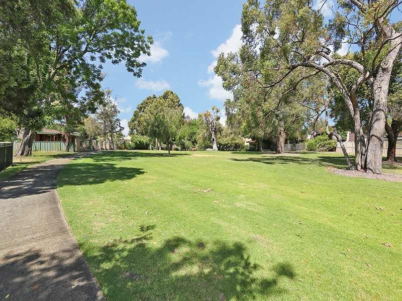 36 Regency Drive, Thornlie WA 6108