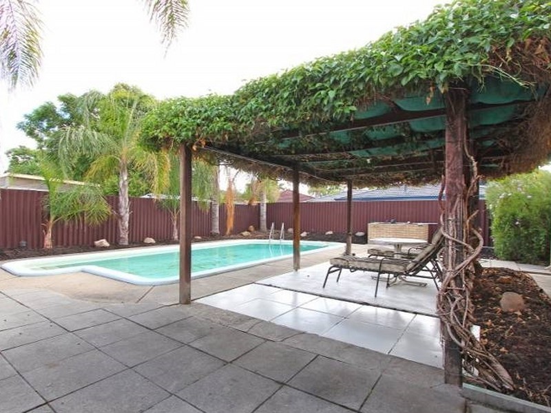 24 Stevenage Street, Huntingdale WA 6110