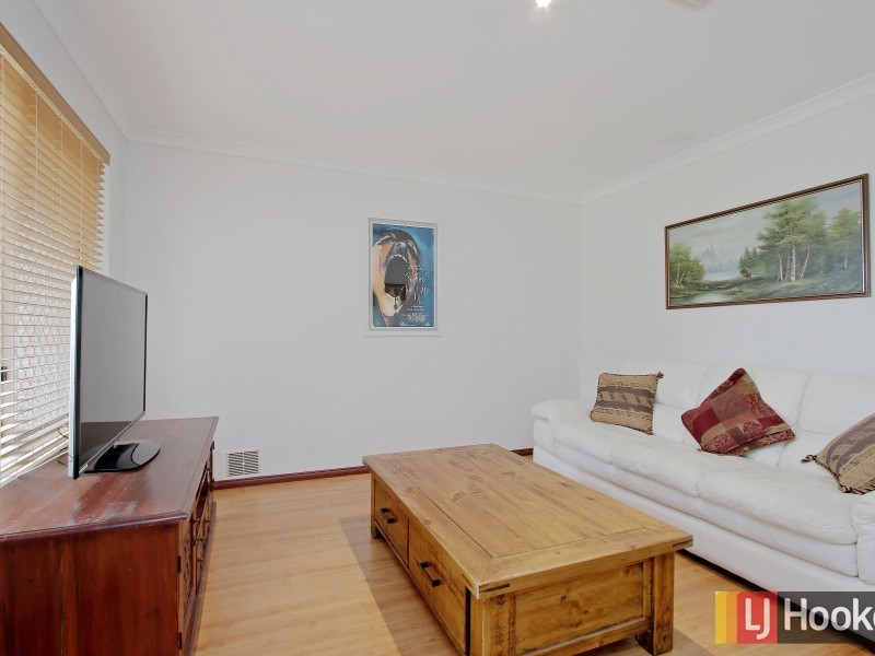 18 Starlight Pass, Seville Grove WA 6112