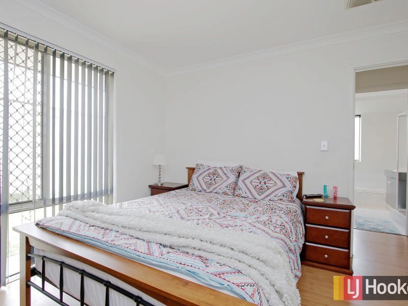 18 Starlight Pass, Seville Grove WA 6112