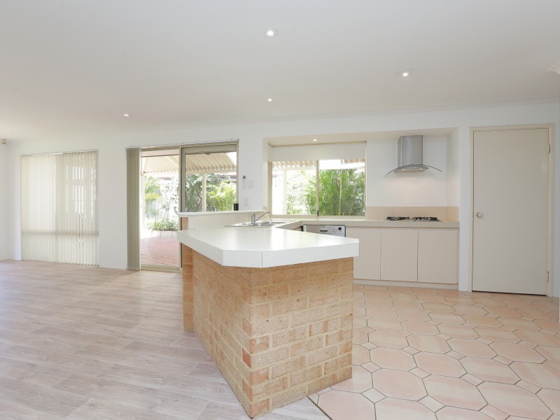 2 Hakea Court, Thornlie WA 6108