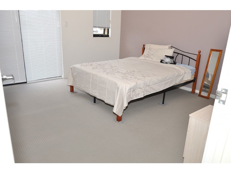 8/12 Leila Street, Cannington WA 6107