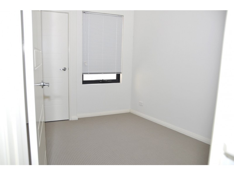 8/12 Leila Street, Cannington WA 6107