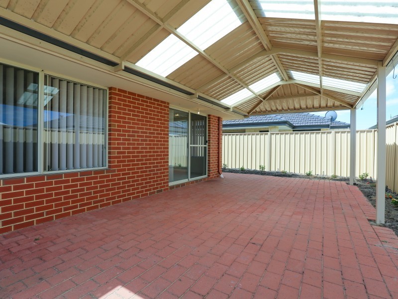 4 Janz Pass, Canning Vale WA 6155
