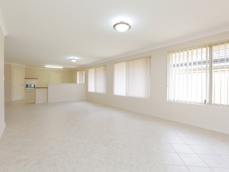 4 Janz Pass, Canning Vale WA 6155