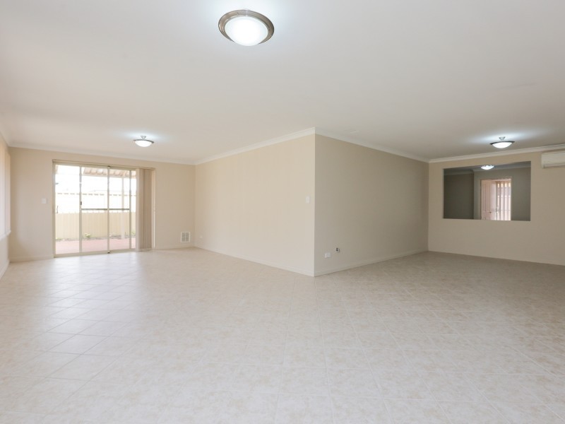 4 Janz Pass, Canning Vale WA 6155