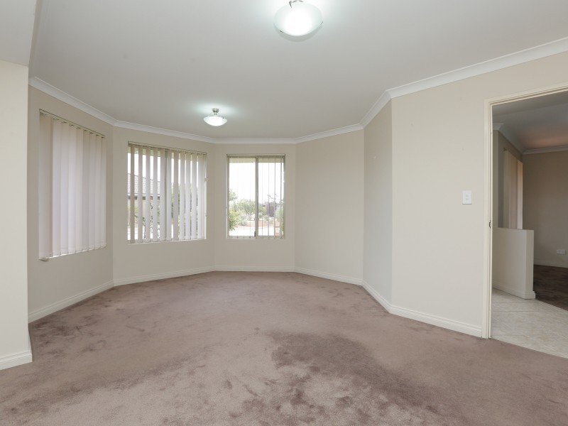 4 Janz Pass, Canning Vale WA 6155