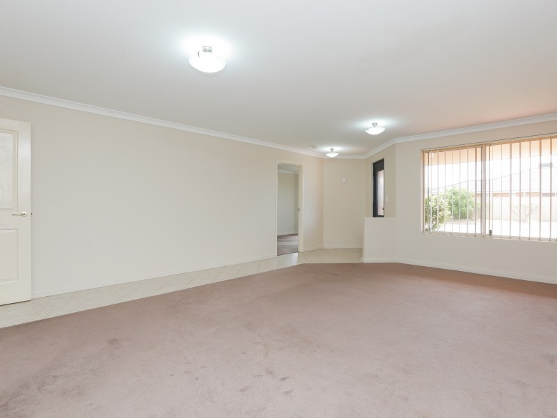 4 Janz Pass, Canning Vale WA 6155