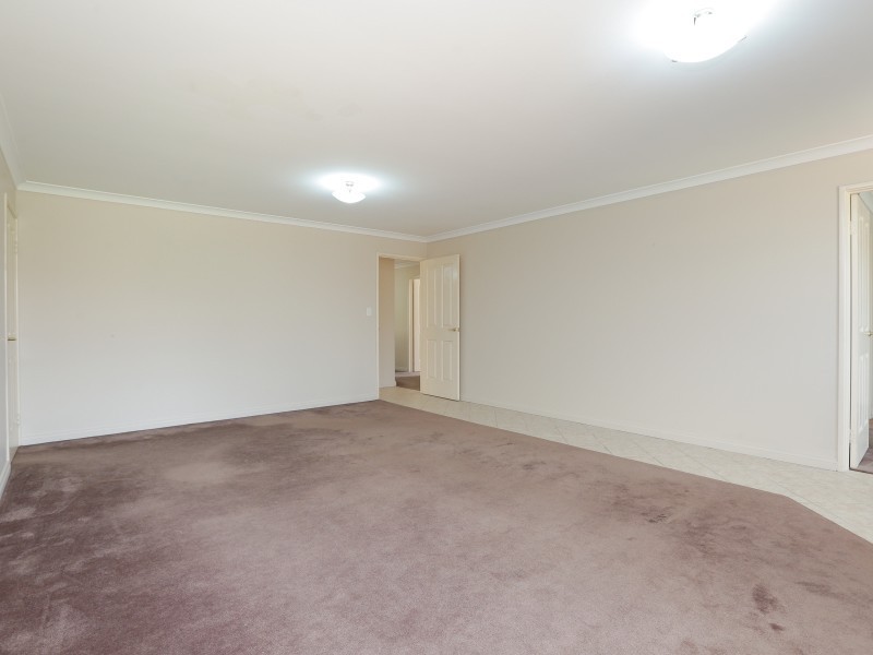 4 Janz Pass, Canning Vale WA 6155