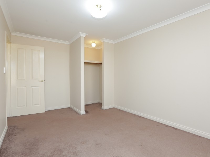 4 Janz Pass, Canning Vale WA 6155