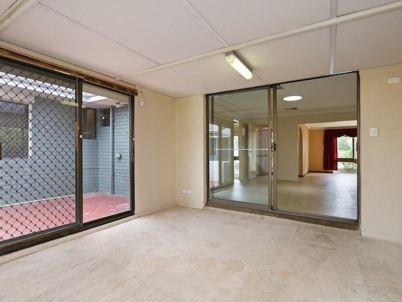 100 Yale Road, Thornlie WA 6108