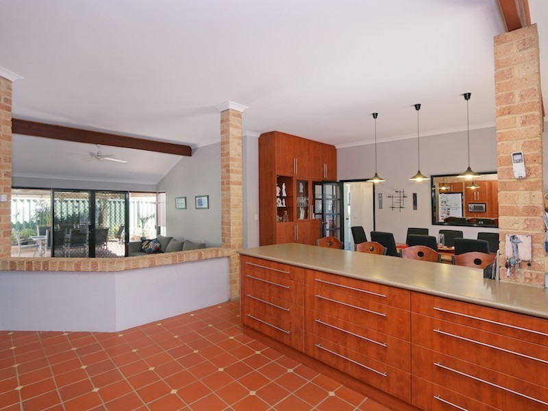 11 Aster Court, Thornlie WA 6108