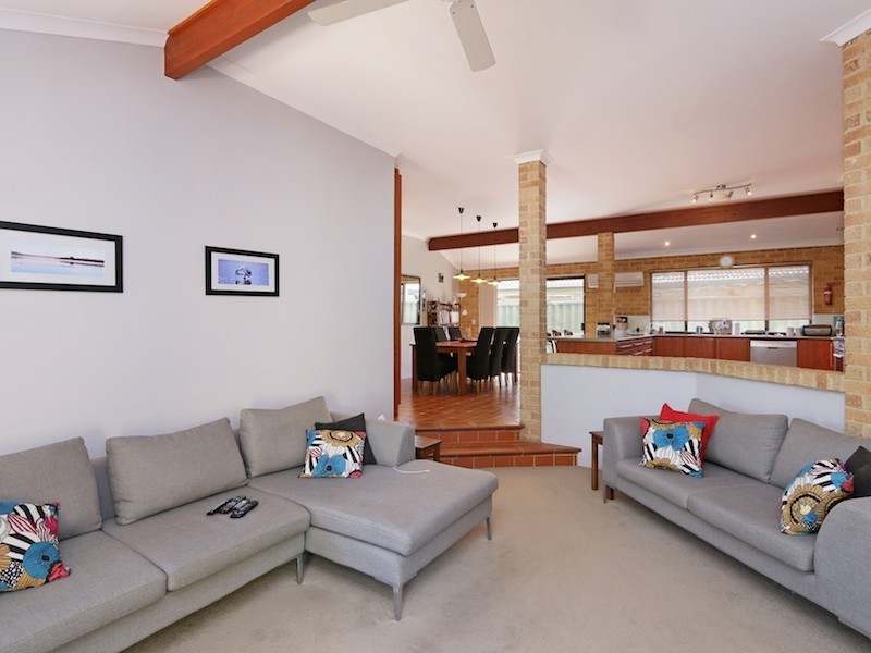 11 Aster Court, Thornlie WA 6108