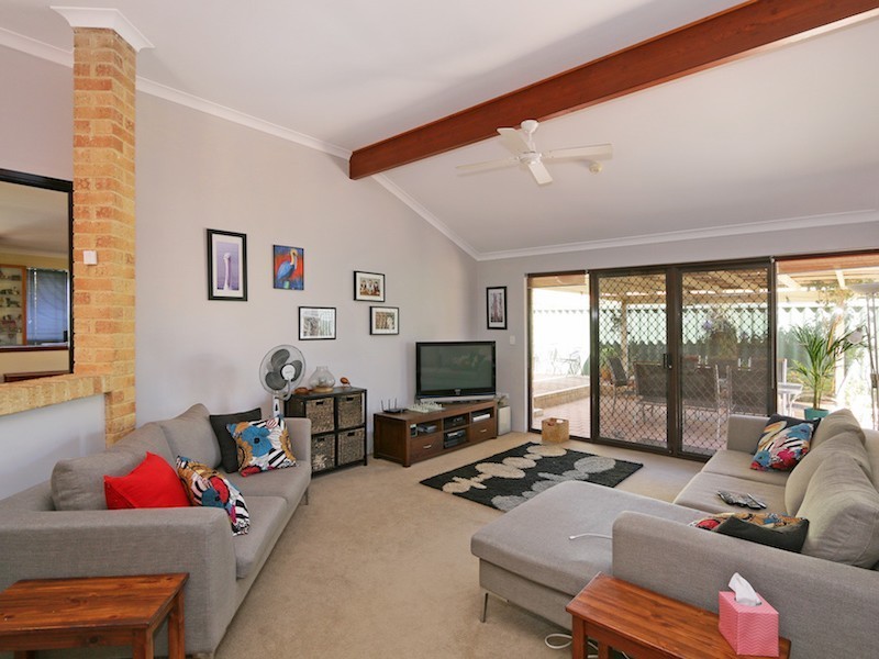 11 Aster Court, Thornlie WA 6108