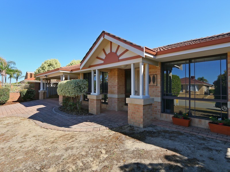 11 Aster Court, Thornlie WA 6108