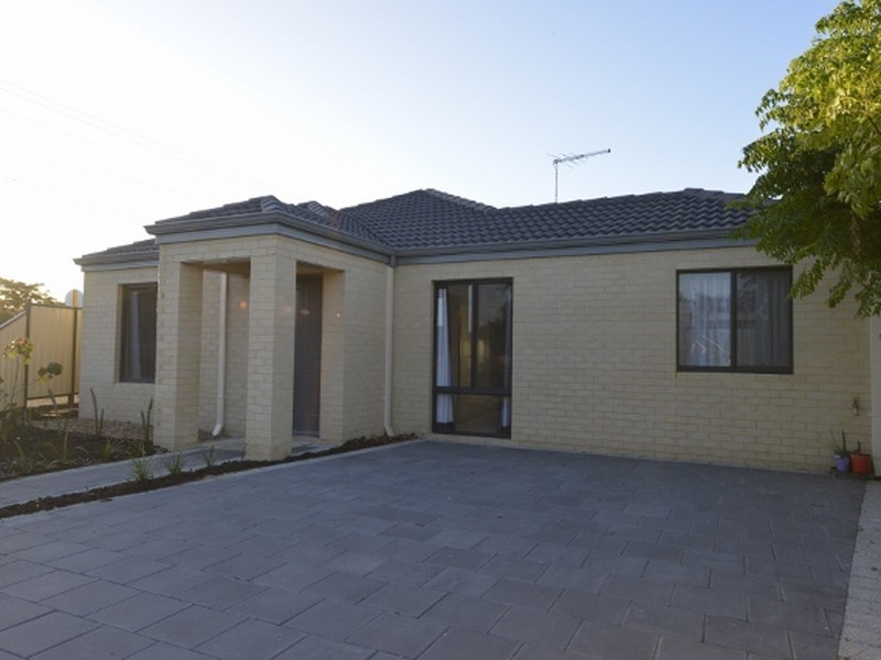 33 Yale Road, Thornlie WA 6108